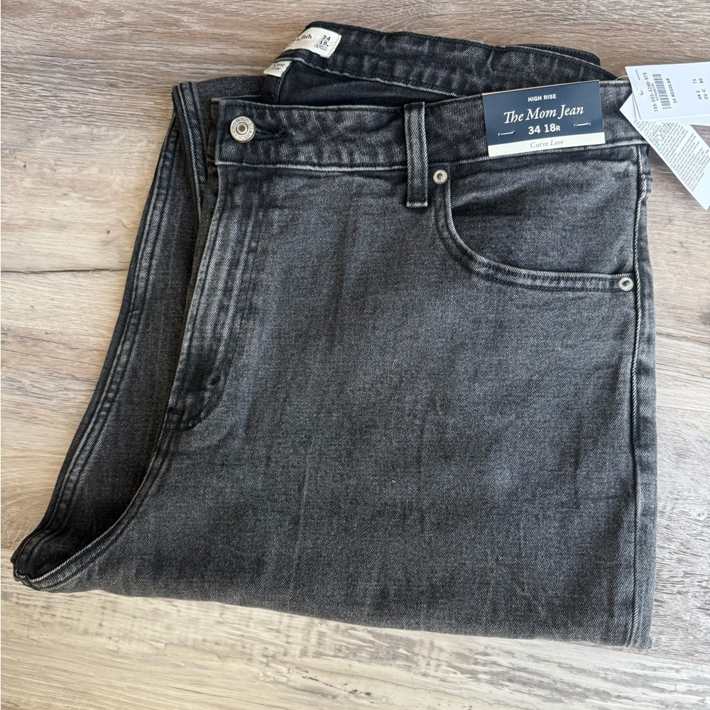 NWT Abercrombie & Fitch Curve Love Mom Jean sz 34 regular